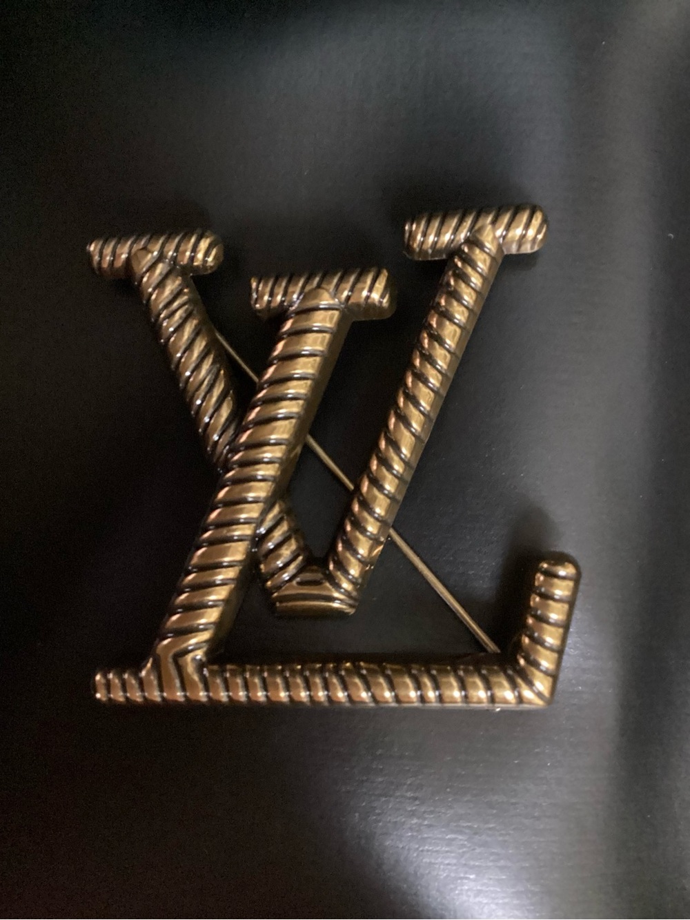 Louis Vuitton Gold-Tone Rope LV Logo Pin - Picture 2 of 6